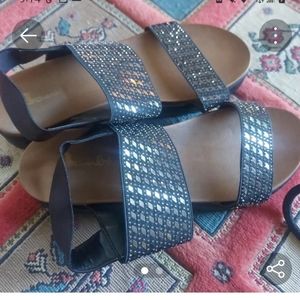 Sandal